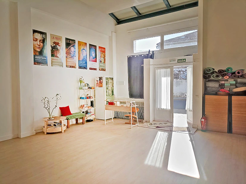 Sala de la nave con sol